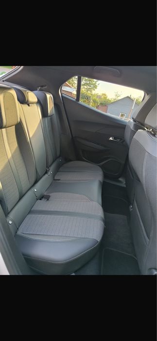 Vand Peugeot 2008 din 2023 stare impecabila