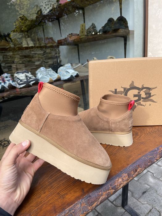 Ugg mini dipper boots