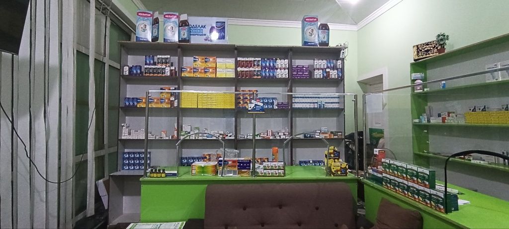 Apteka uchun mebel sotiladi