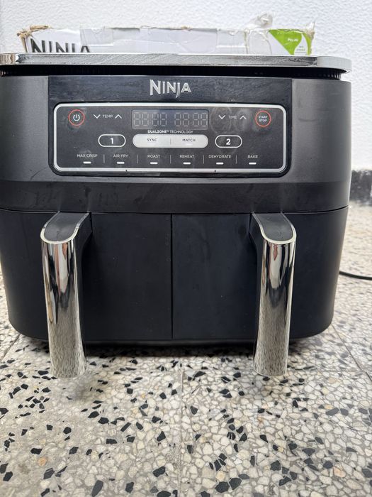 ДВУЗОНОВ Фритюрник с Горещ Въздух Ninja AF300EU 2470W 7.6л, 6 Програми