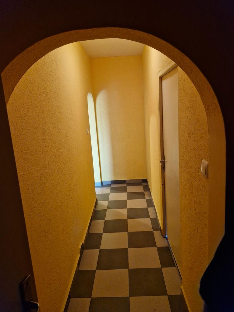 Дава се под наем Тристаен апартамент в София, Дианабад - 100 кв.м за 750 € - Снимка #6