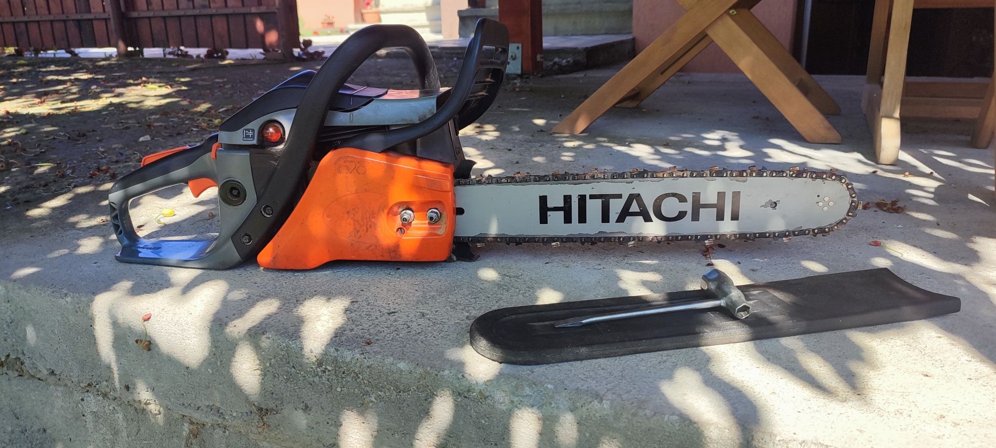 Drujba Hitachi CS33EB NU PORNEȘTE