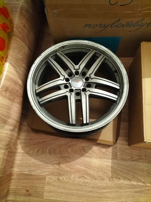 Продаю б/у Диски Voxx R17