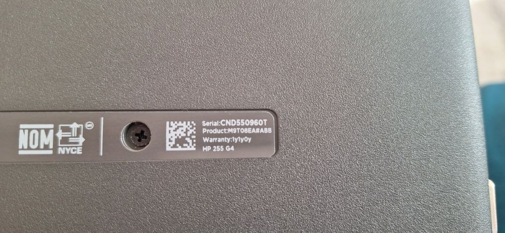 Vând Laptop  Hp 255 G4