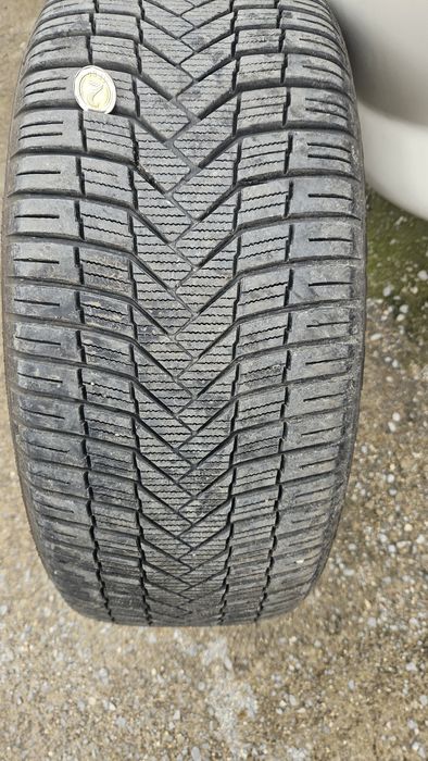 Гуми 235/55/R17 103W