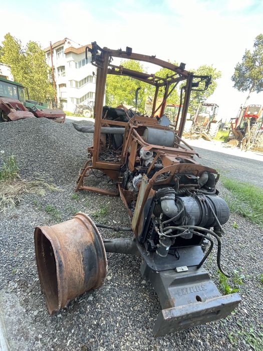 Dezmembrez Claas Axos 330