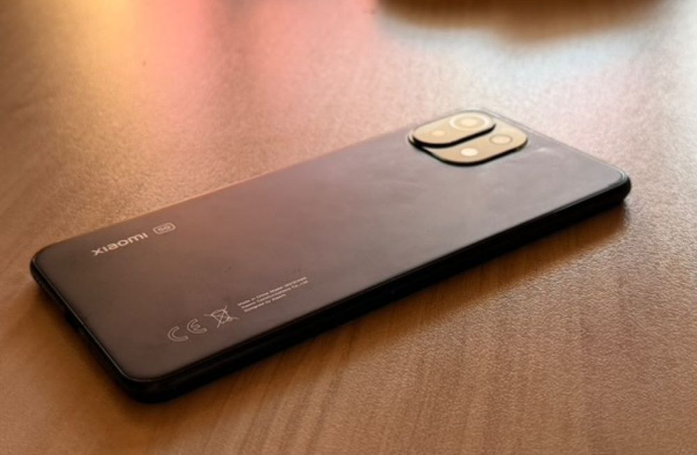 Продавам Xiaomi 11 Lite 5G