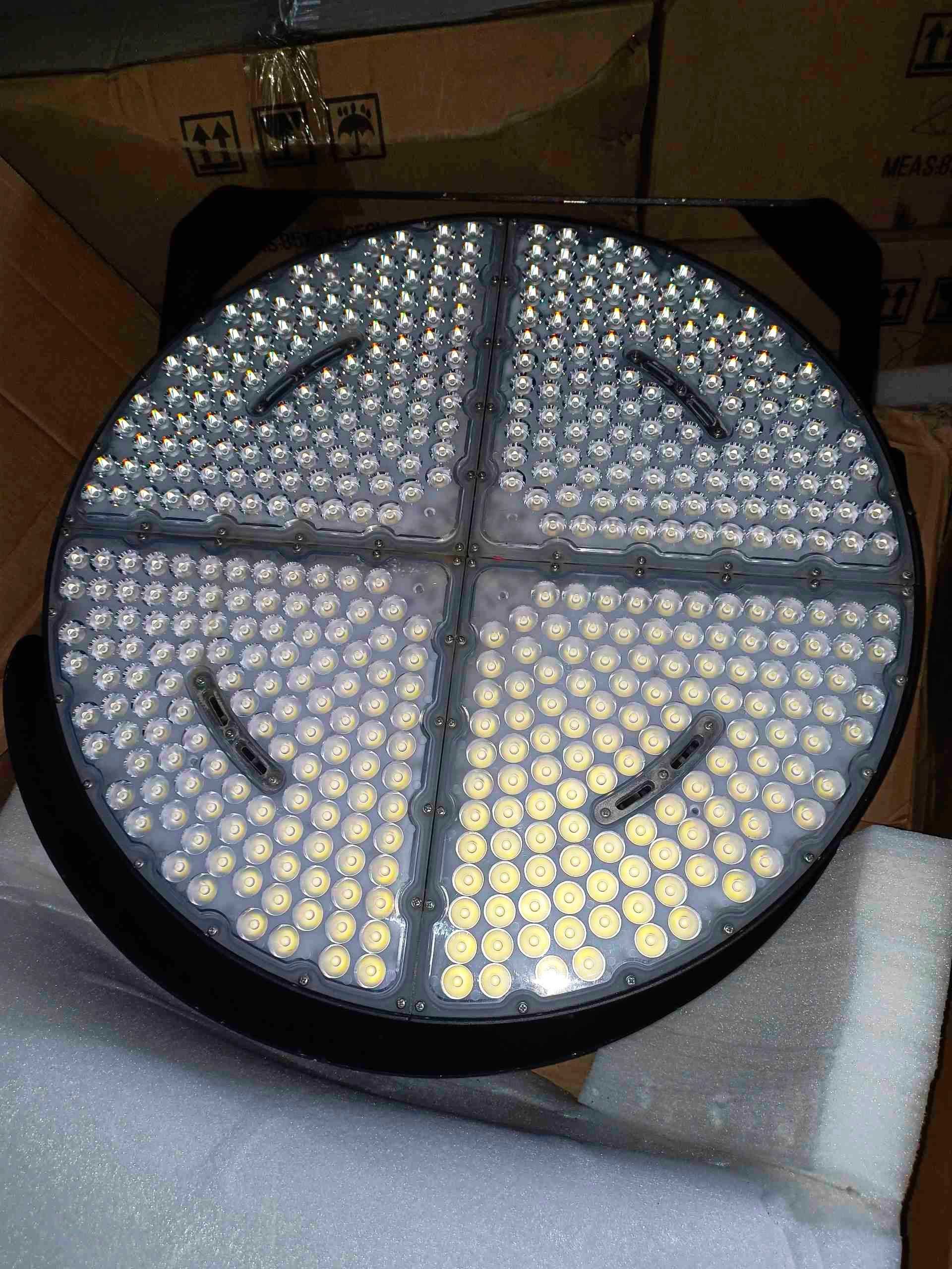 Светодиодный прожектор типа модели STOR 1200W  tejamkor LED projektor