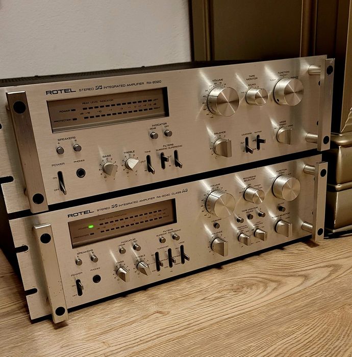 Rotel RA-2040 bijuterie