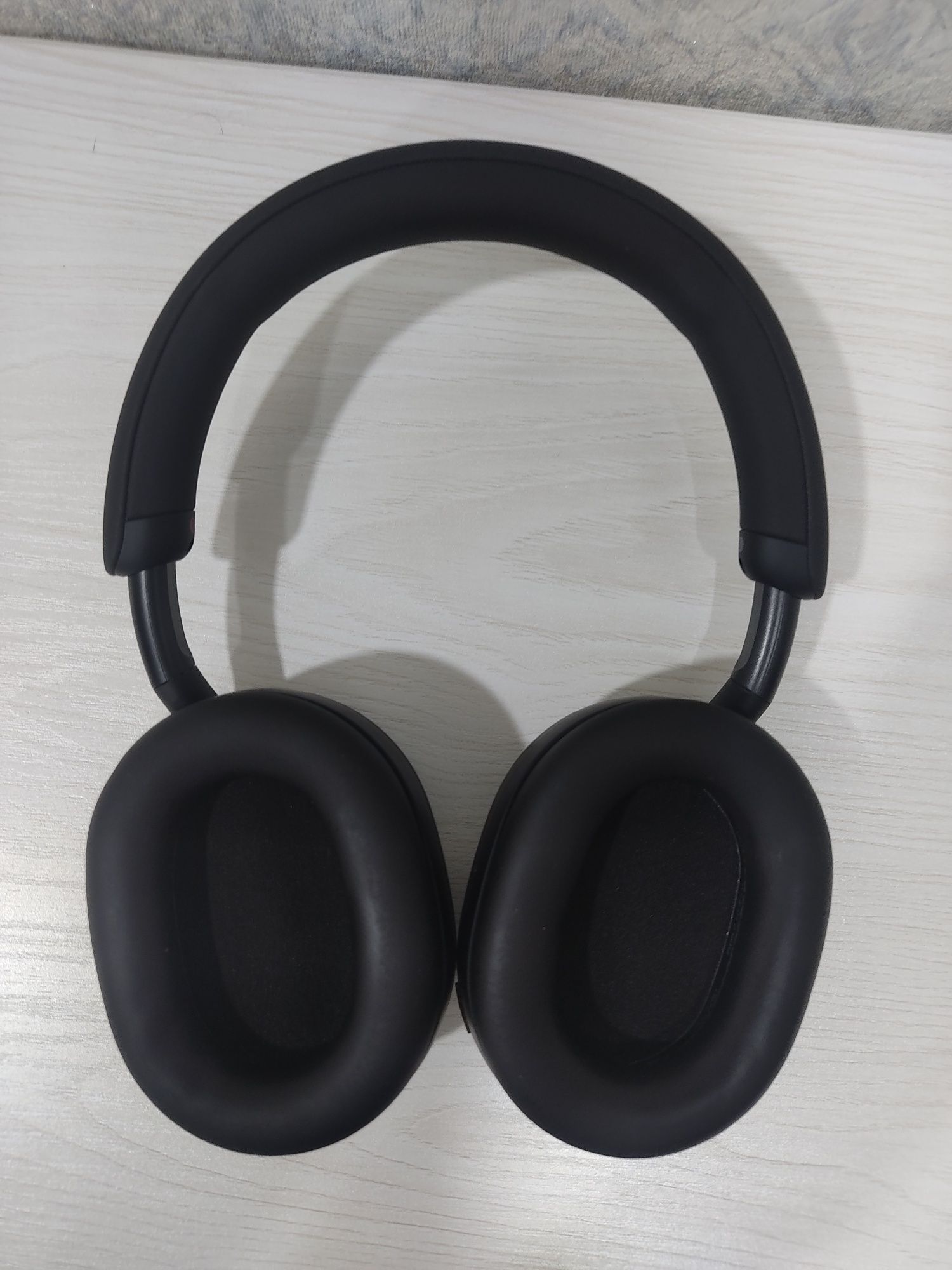 Совсем новый Sony XM5