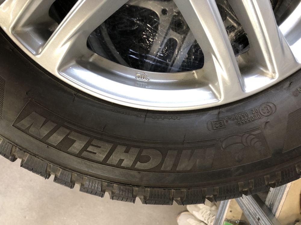 Зимни гуми с джанти от Ford Kuga 235/60R16