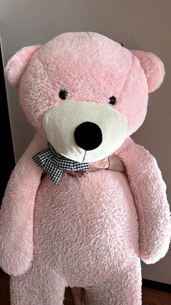 Розовый Медведь ростом 180м
