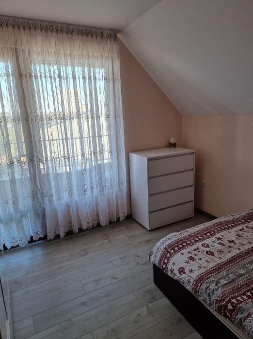 Дава се под наем Двустаен апартамент в Варна, Цветен квартал - 70 кв.м за 550 € - Снимка #2