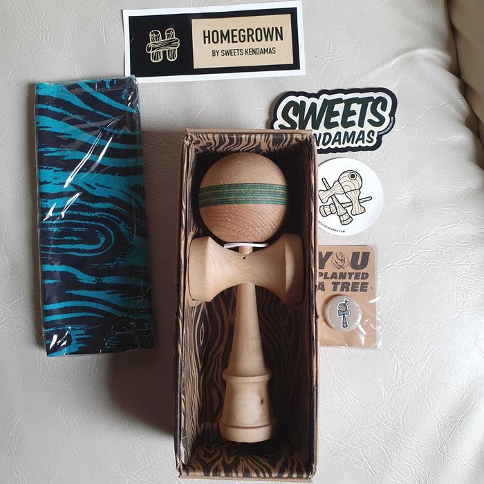 Kendama Sweets Homegrown Maple With Green Goblin Spectra Stripe