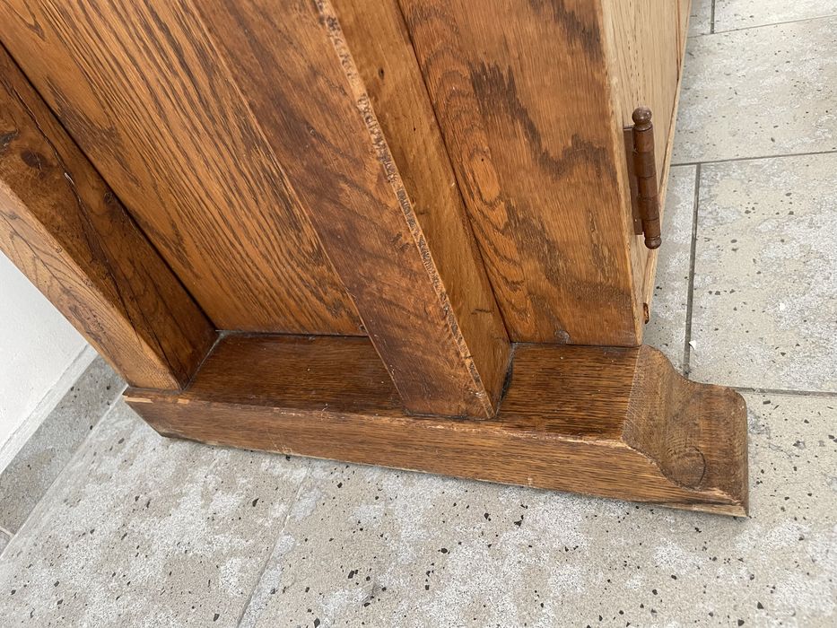 Масивна мебел - шкаф, етажерка