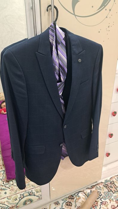Костюм тройка б/у. 2-3 рет киілген