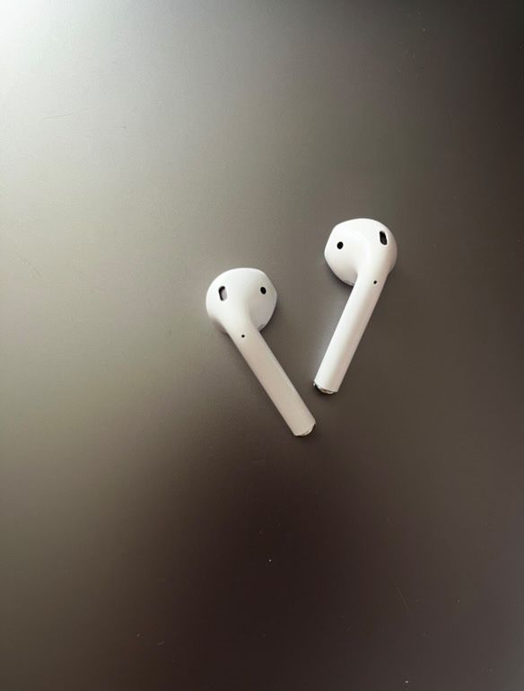 AirPods 2 чисто нови