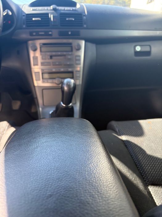 Тойота Авенсис Т25