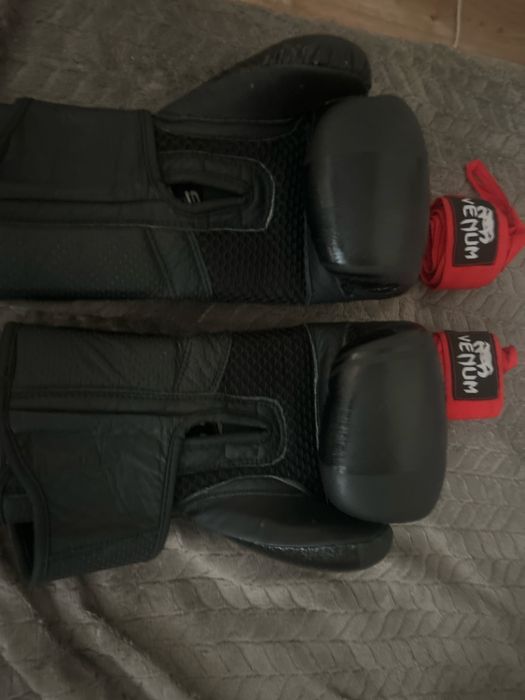 Продавам ракавици за бокс sz 10oz