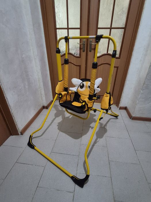 Детская качеля комнатная