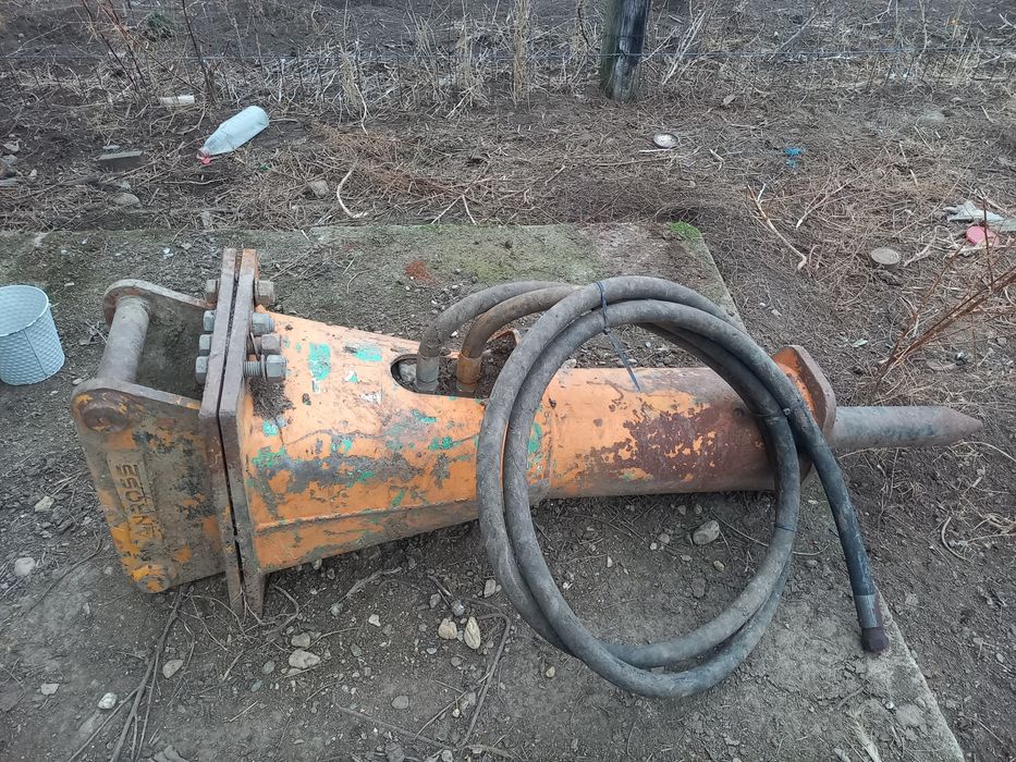 Picon Montabert sc28 Jcb 8050