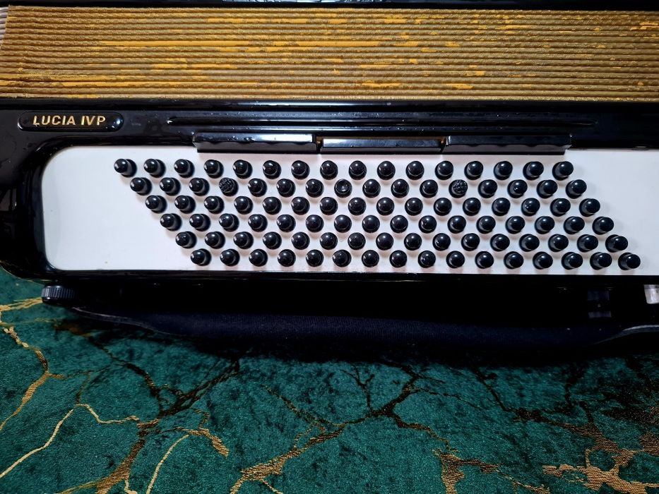Acordeon Hohner Lucia IVP NEGOCIABIL