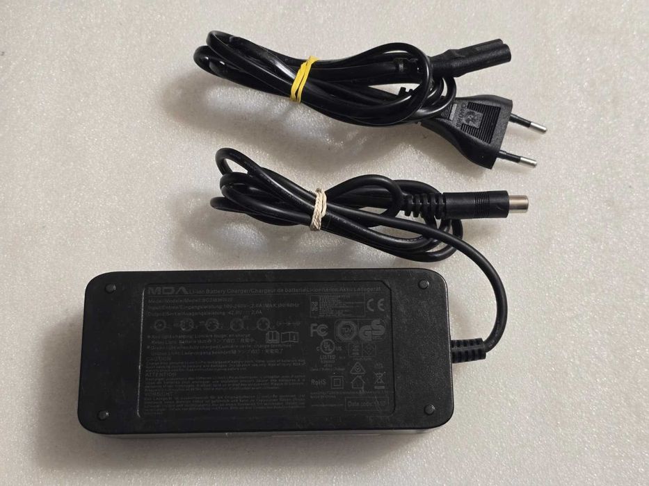 Incarcator bicicleta trotineta electrica 42 V 2A MDA model BC238360020