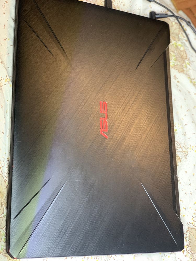 Leptop Asus model FX705G