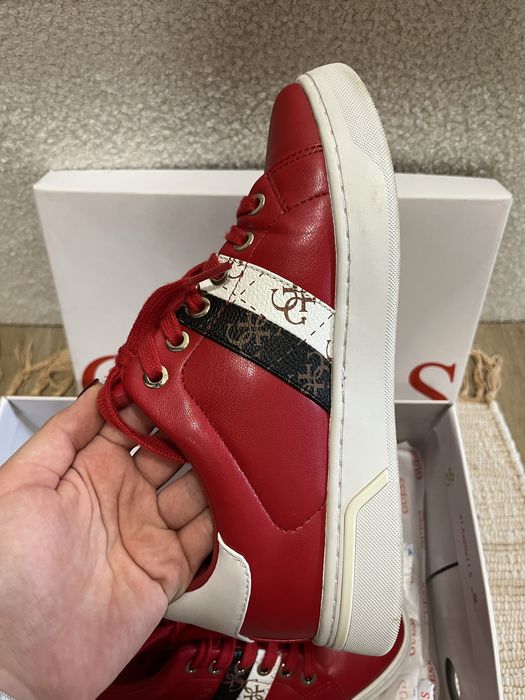 Кожени кецове Guess