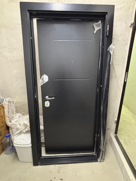 Продам дверь входную