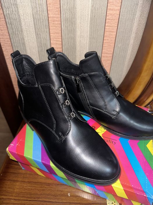 Полусапожки новые размер 40