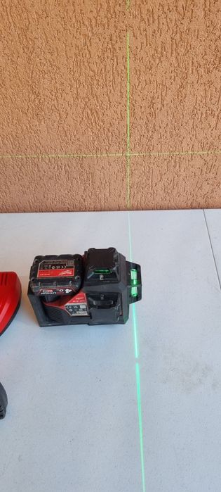 Laser Milwaukee M12 3PL Linii verzii