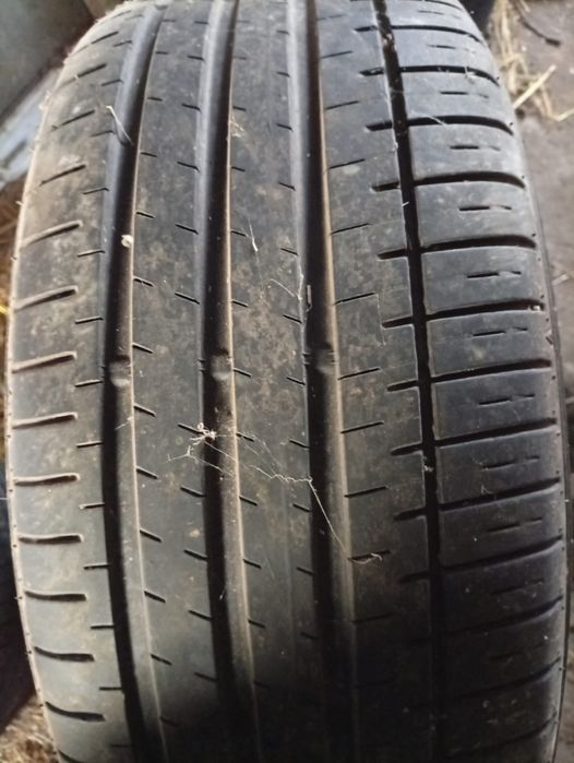 Vând cauciucuri cu tot cu jante pentru seria 3. Seria 4. X3