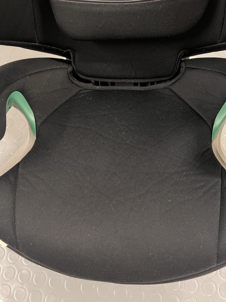 Продавам детско столче Cybex Sulution s2 i-fix