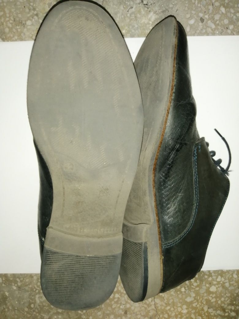 Vand pantofi piele, barbatesti, marime 42, culoare gri inchis