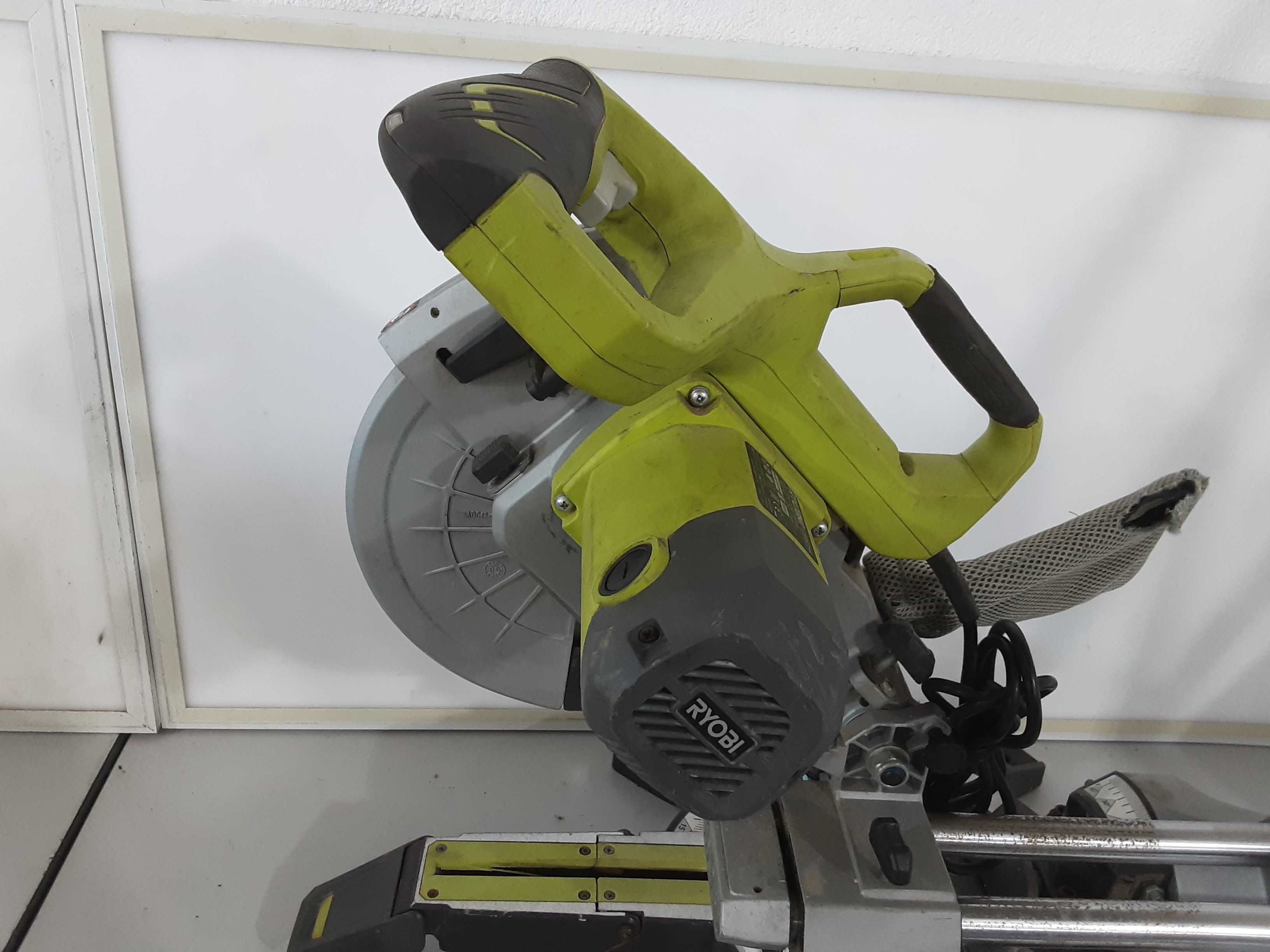 Циркуляр пендула - Ryobi 2000W / 254mm