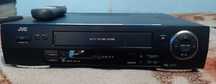 Vând videorecorder jvc în stare bună impecabil cu telecomandă