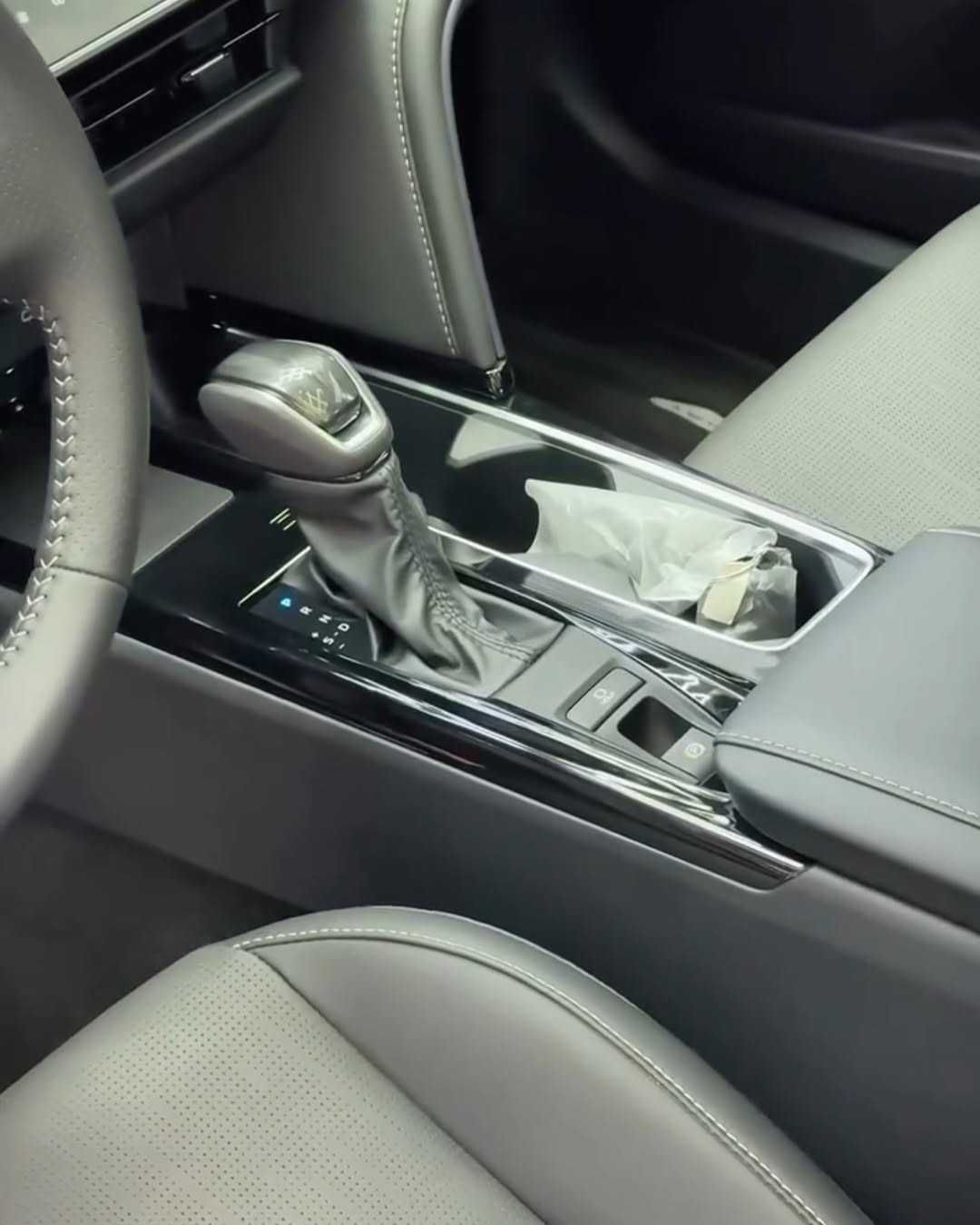 Срочно! Toyota Camry 80 2.5 Hybrid! Черный! 2024г! Без пробега!