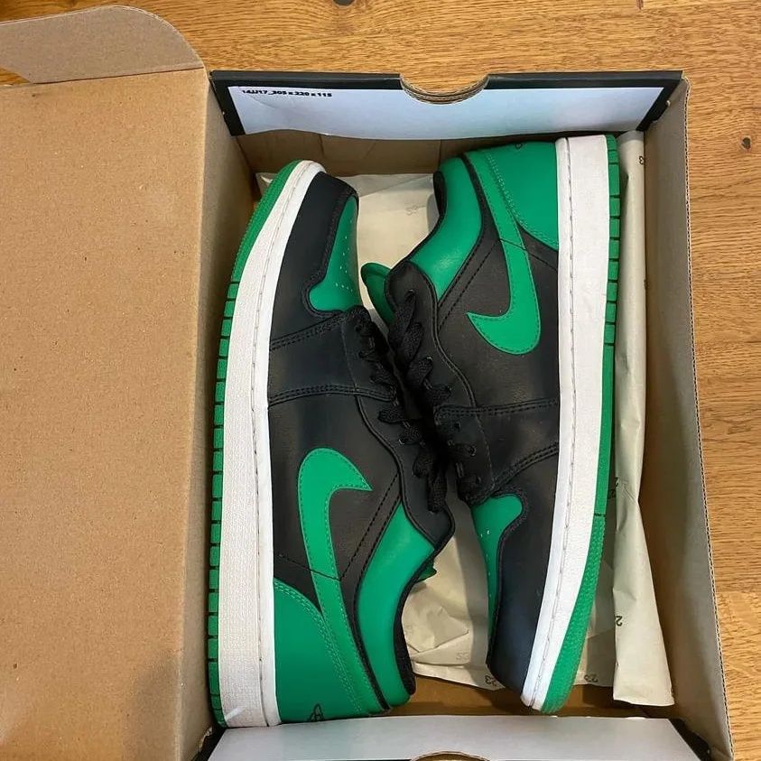 Air Jordan 1 low Black Lucky Green