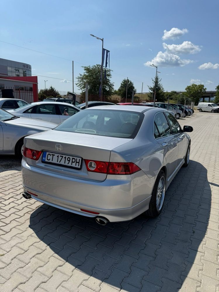 ПРОДАВА СЕ Honda Accord 2.4