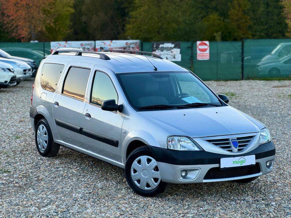 Logan Mcv cu 7 locuri motor 1.6 benzina parc Auto