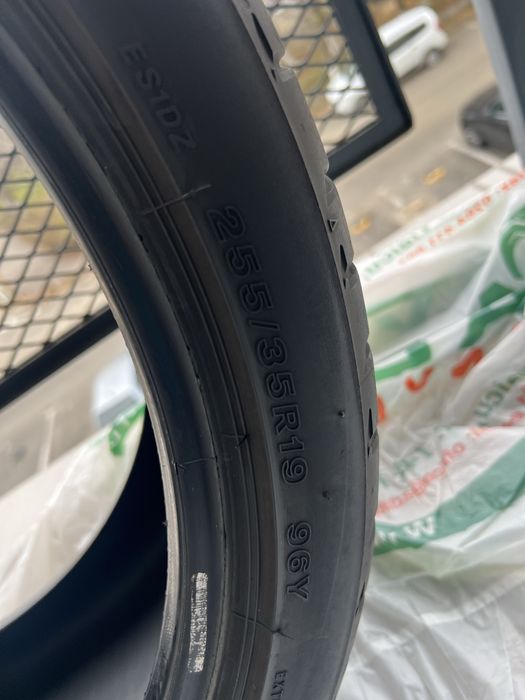 BRIDGESTONE Potenza S001 255/35/R19 DOT 2020