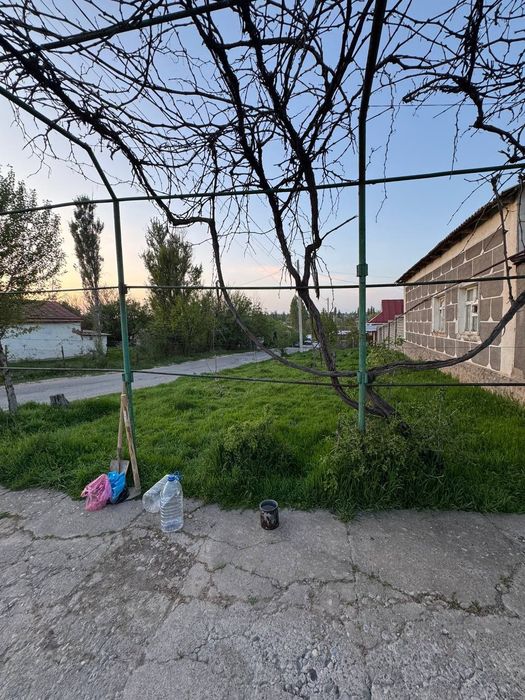 Toshkent viloyati Qibray tumani 16.5 sotix hovli sotiladi