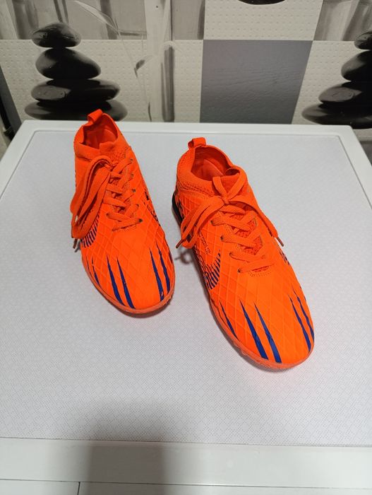 Спортивная обувь