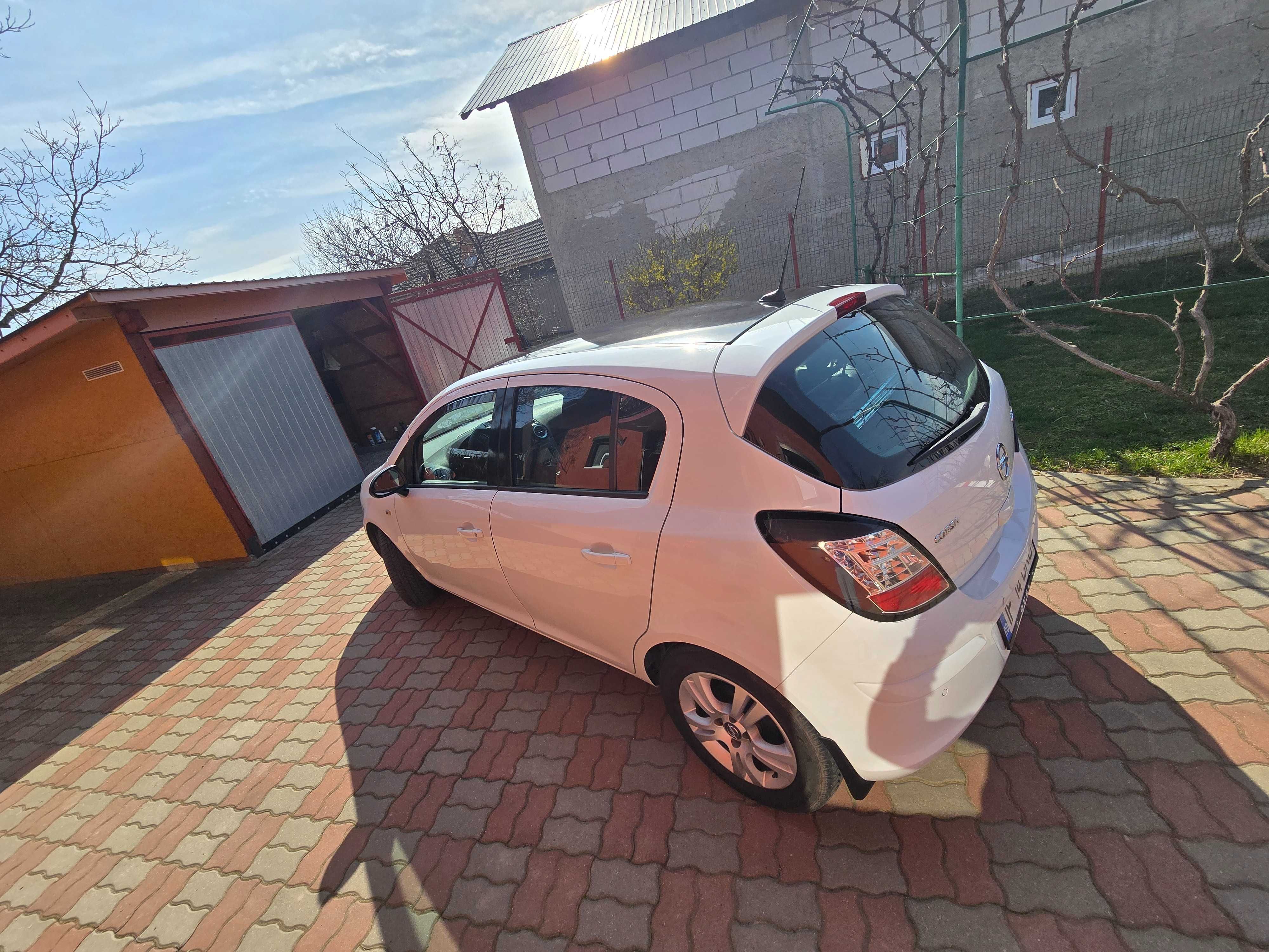 Opel Corsa  D - 2013