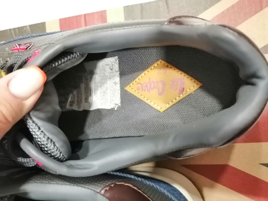 Продавам мъжки спортни обувки Lee Cooper