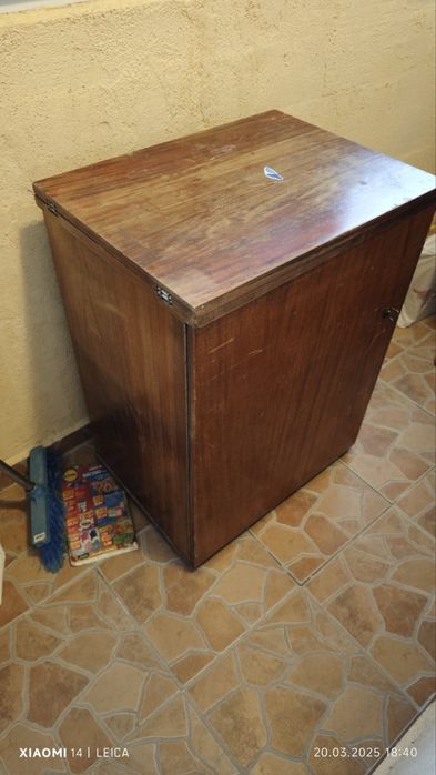 Крачна стара шевна машина Юнион