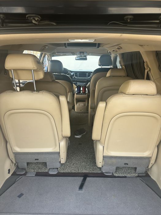 Kia carnival hi limuzin