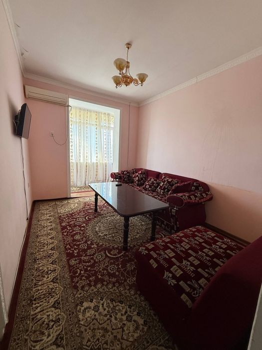 2 xonali kvartira sotiladi