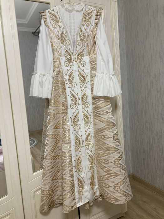 Kelinlar uchun liboslar 1 mata kiyilgan atiga holati yengi toza